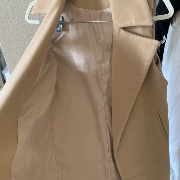 Sleeveless tailored coat - camel - Picture 6 of 7